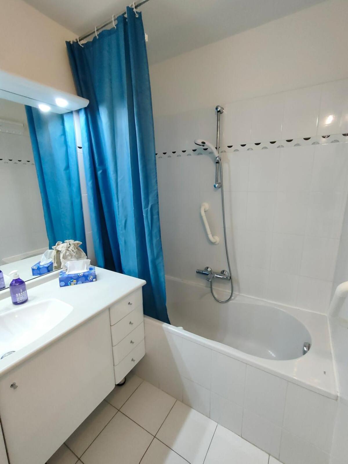 Apartment With Pool Air Conditioning Wifi And Garage 科利尤尔 外观 照片