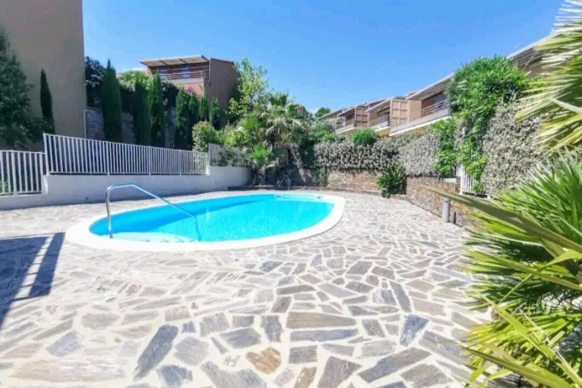 Apartment With Pool Air Conditioning Wifi And Garage 科利尤尔 外观 照片
